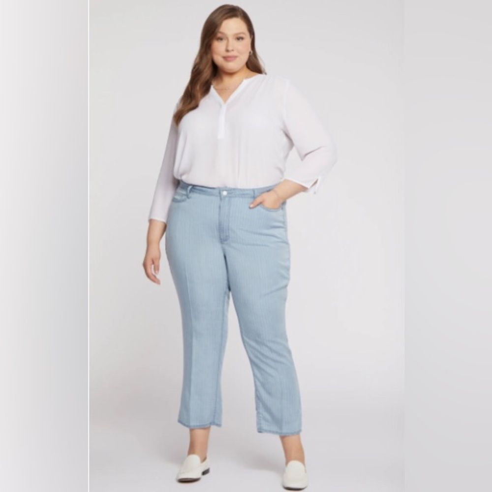 NWT NYDJ Relaxed Fit straight leg high rise jeans Sumstripes - Picture 2 of 12
